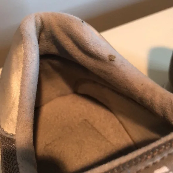 New Balance Gray Sneakers Shoes - Picture 8 of 14